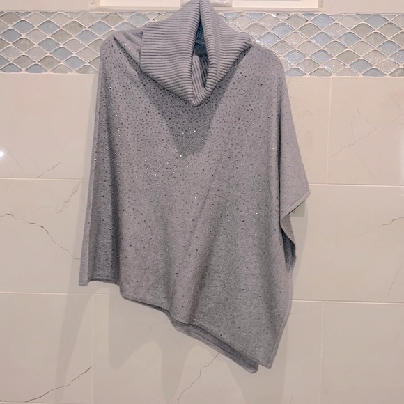 NWT Grey La Fiorentina one size fits most Poncho - Picture 4 of 7
